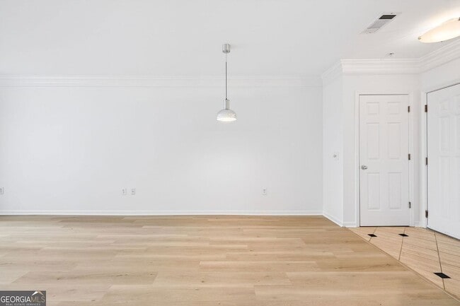 Photo - 3334 Peachtree Rd NE Unit 905