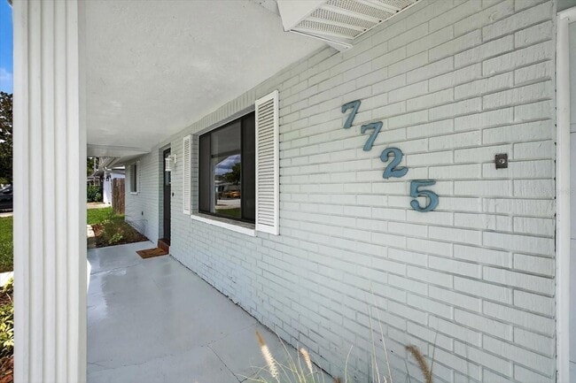 Photo - 7725 Summertree Ln