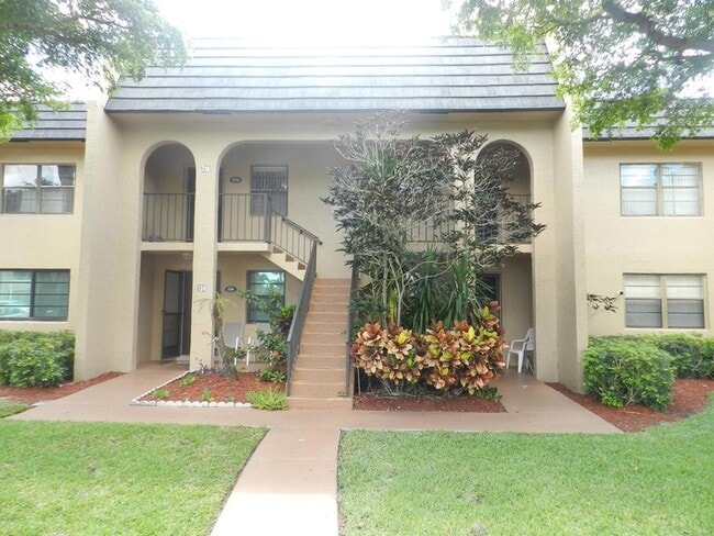 Building Photo - 145 Lake Nancy Ln Unit 2310