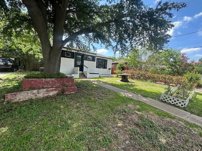 Photo - 1405 Westway St