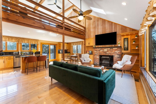 Photo - 320 Midland Ct Unit SI ID1023344P