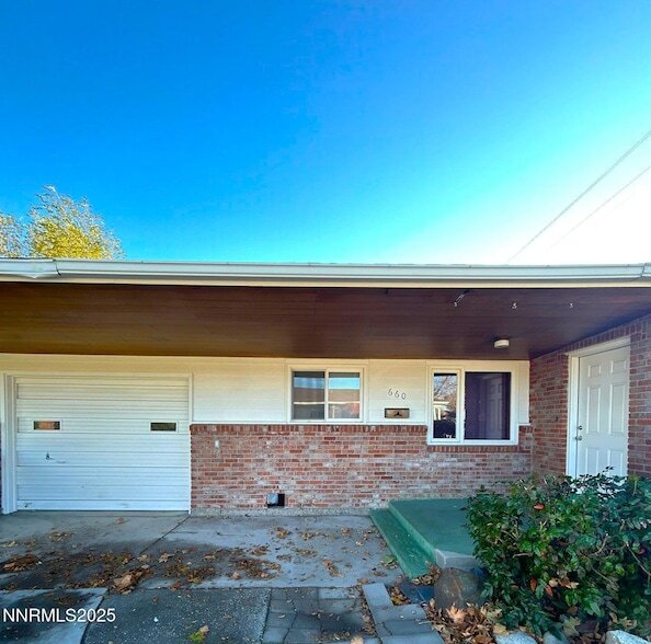 Photo - 660 Kirman Ave