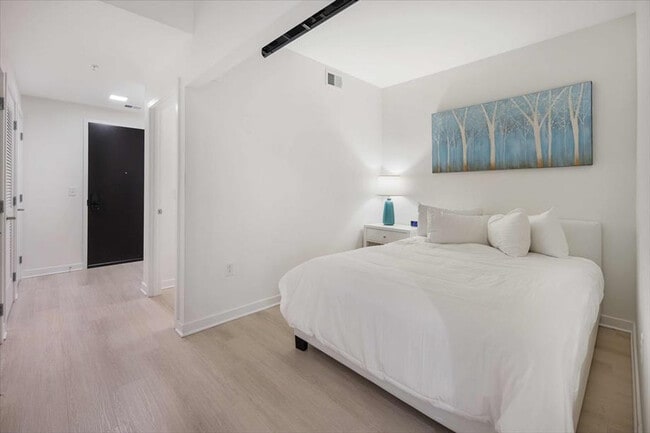 Photo - 315 J St Unit SI ID1257083P