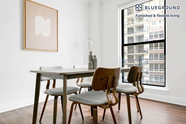 Photo - 200 E Chestnut St Unit FL7-ID626