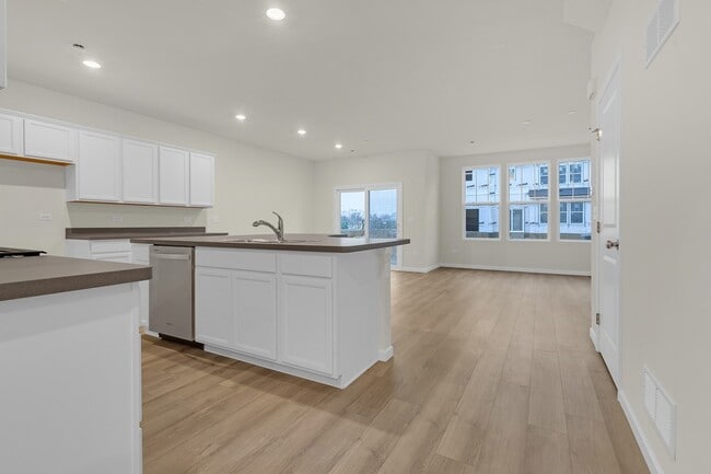 Photo - 5917 Hawkweed Dr