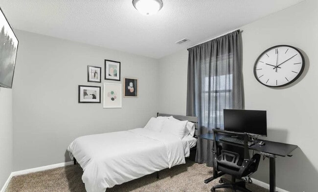 Photo - 2424 Lyndale Ave S Unit SI ID1310908P