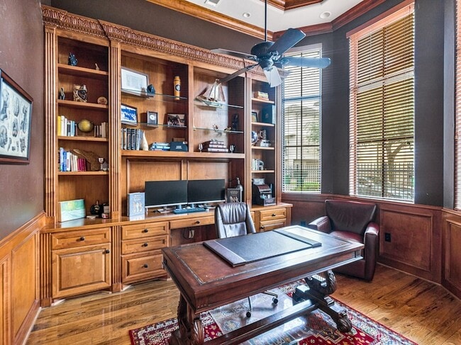 Photo - 4614 Inker St