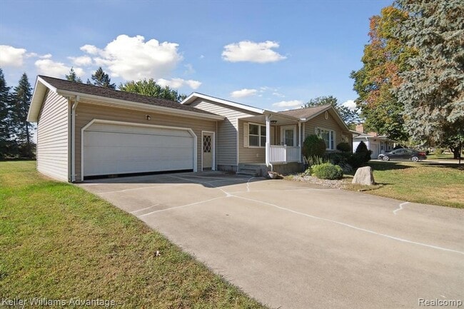 Photo - 245 Lynbrook Dr
