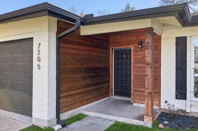 Photo - 7205 Twisted Oaks Dr