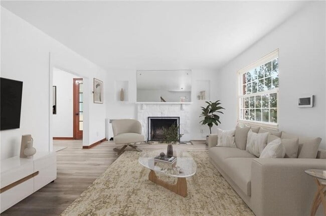 Photo - 3841 Lawnview Ave