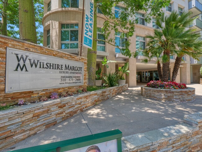 Building Photo - Wilshire Margot