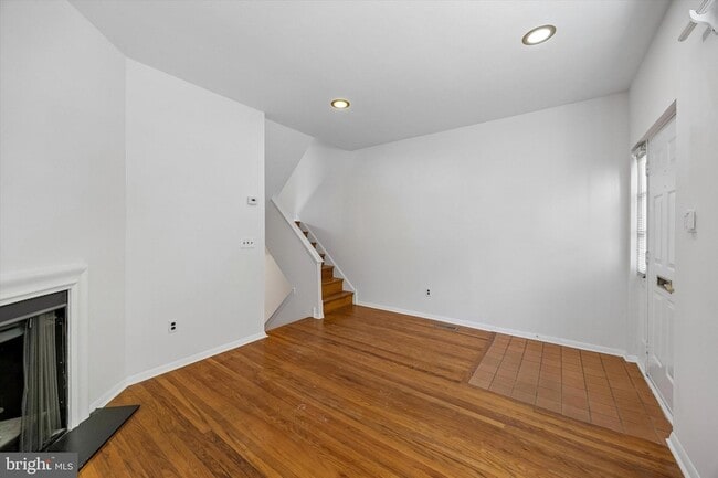 Photo - 517 S Randolph Ct