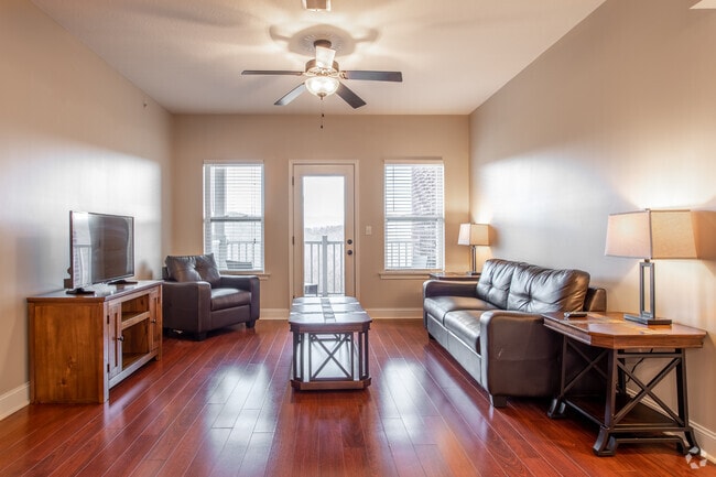 3B/2 Bath Condo - Eagle View Luxury Apartments