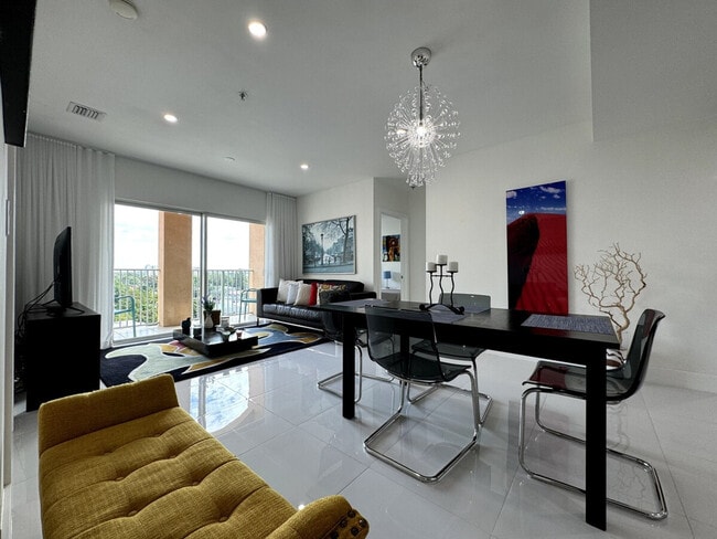 Building Photo - 2280 SW 32nd Ave Unit SI ID1056261P