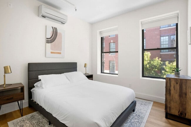 Photo - 517 W 45th St Unit ID1224964P