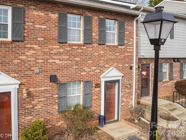 Building Photo - 6124 Heath Ridge Ct