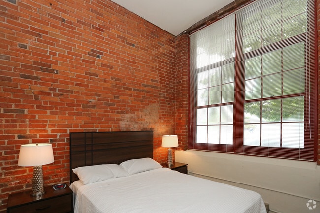 Bedroom - Bigelow Commons