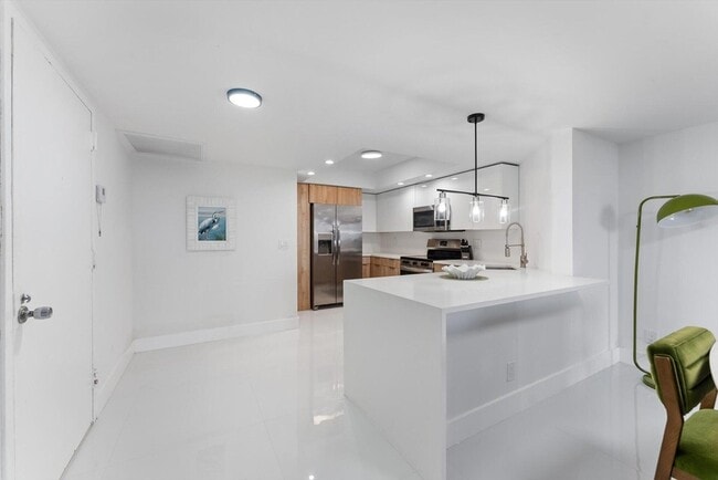 Photo - 2425 Presidential Way Unit 7040