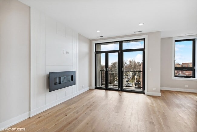 Photo - 3332 W Irving Park Rd Unit 3