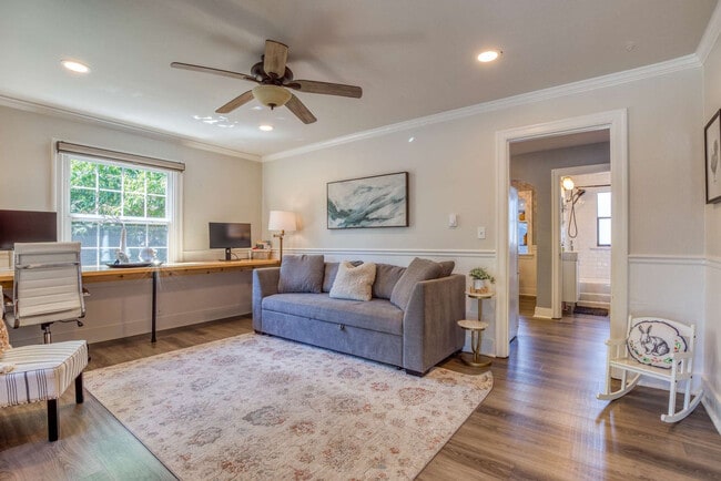 Photo - 214 Ave F Unit ID1324059P