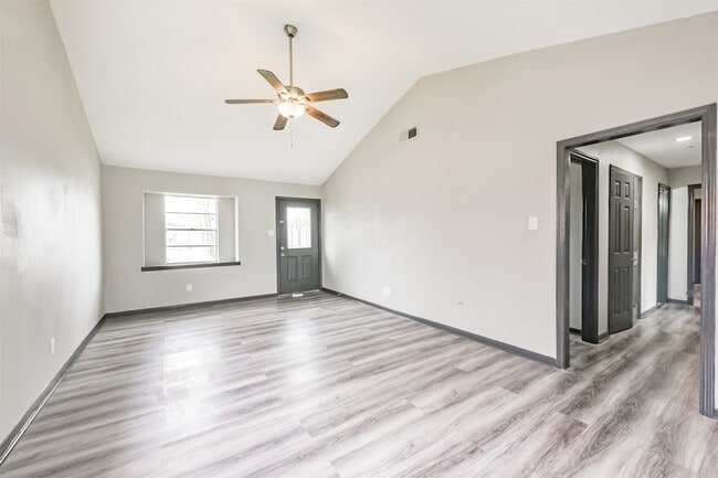 Photo - 2718 Summertime Dr