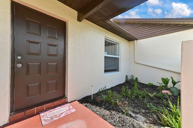 Photo - 8495 Lakepoint Ct