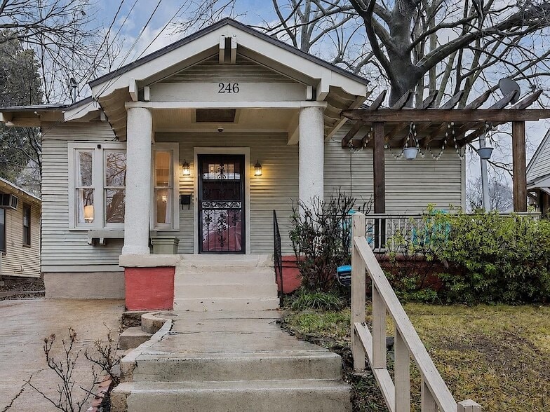 Photo - 246 N Watkins St