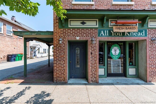 Photo - 308 Main St Unit 2