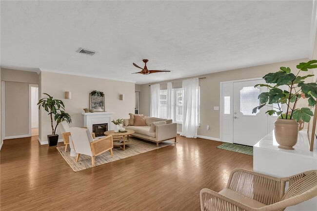 Photo - 2449 Breakwater Cir