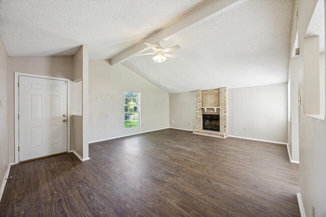 Photo - 11104 Applewood Dr