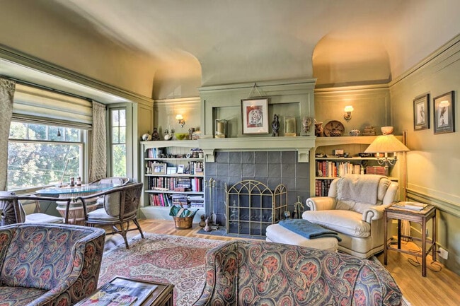 Building Photo - 241 Ashbury St Unit ID1305111P