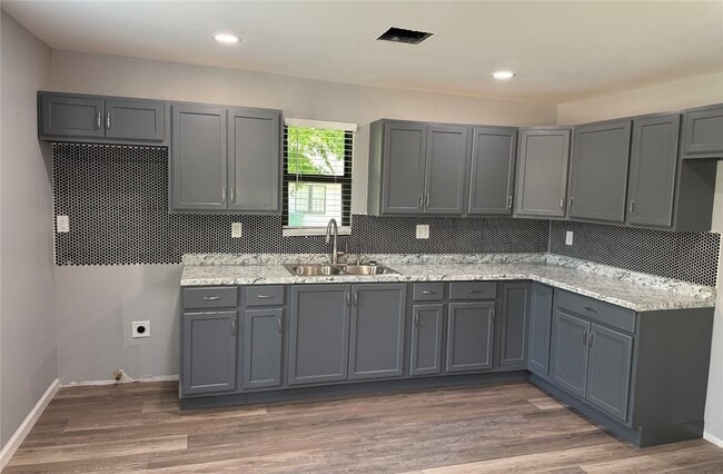 Photo - 2038 N Quincy Ave