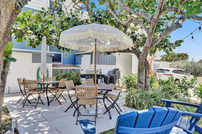 Building Photo - 810 S Surf Rd Unit ID1312660P