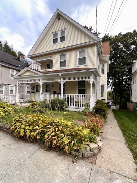 Building Photo - 253 Olivia St