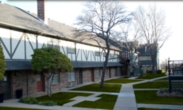 Wellington Manor Apartments - The Wellington