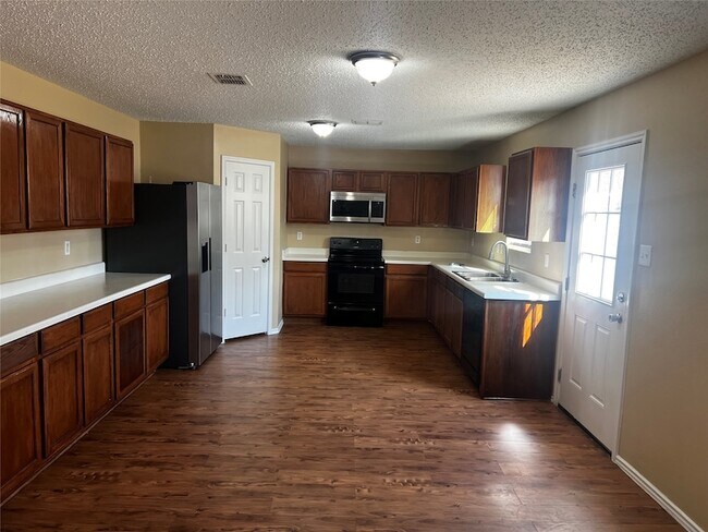 Photo - 1724 Creek Bend Ln