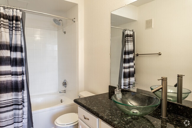 2BR, 2BA - 1093 SF - Red Rox Villas
