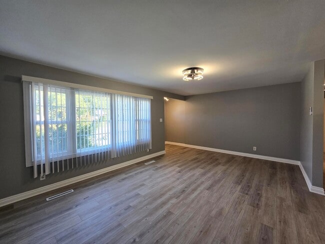 Photo - 5423 Stone Ave