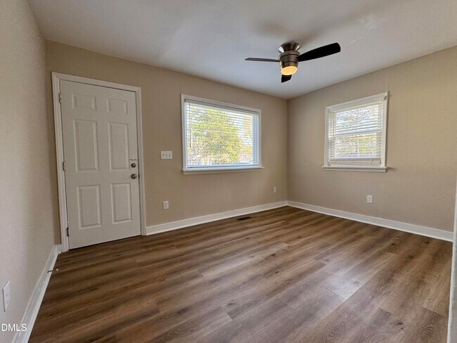 Photo - 52 Eastwood St