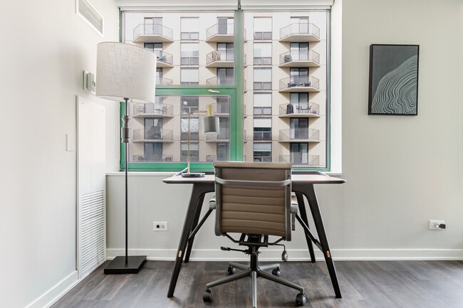 Photo - 77 W Huron St Unit FL6-ID1382