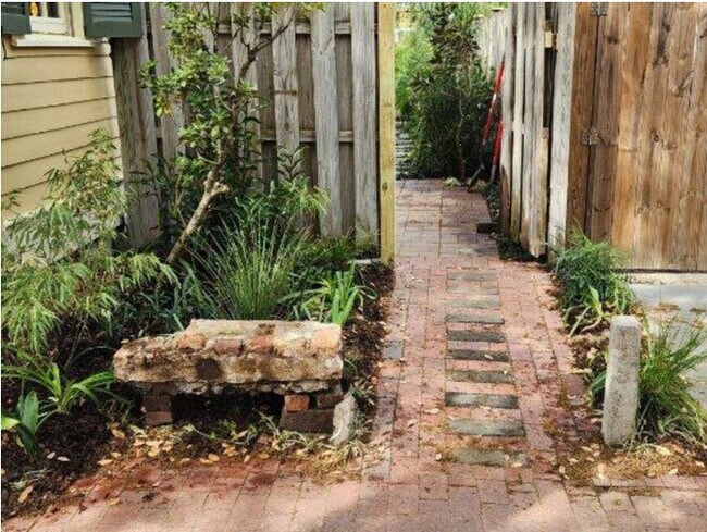 Photo - 504 E Jones St