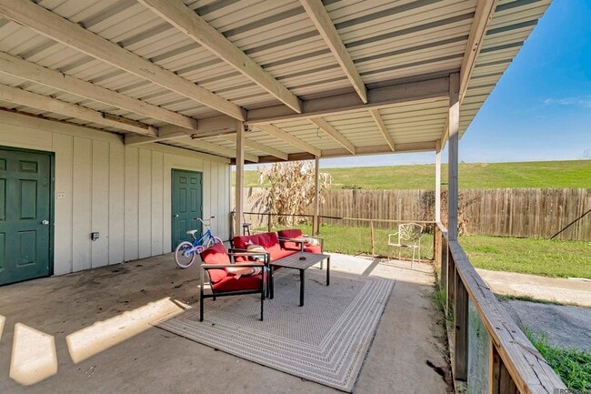 Photo - 550 S River Rd Unit B