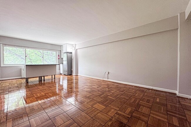 Photo - 5315 Connecticut Ave NW Unit 310