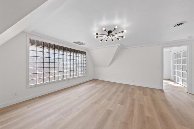 Photo - 2026 E Kenilworth Pl