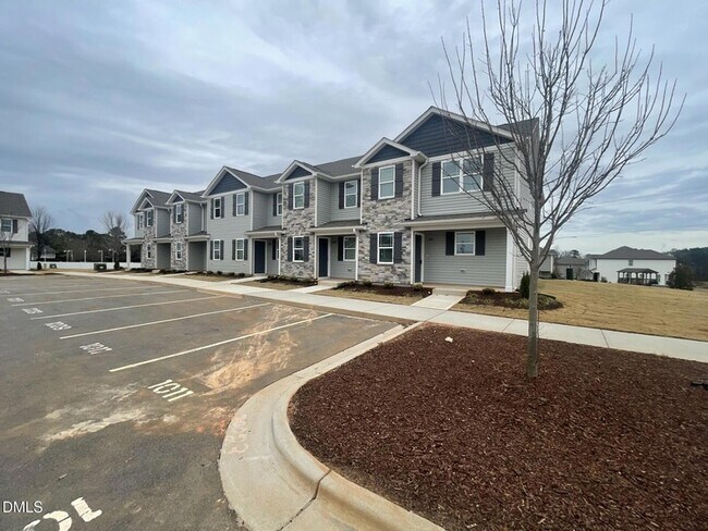 Photo - 1011 Peony Ln