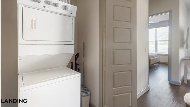 Photo - 1711 Caroline St Unit 213