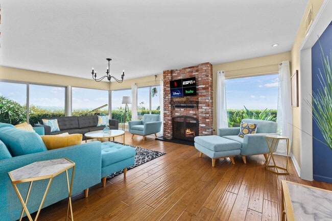 Building Photo - 5108 Pacifica Dr Unit ID1024463P