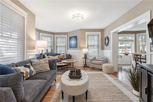 Photo - 21 Bedlow Ave