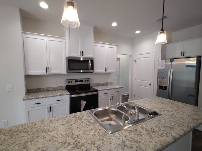 Photo - 584 Grayson Ave