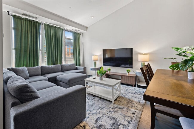 Photo - 160 E Berkeley St Unit SI ID1343269P